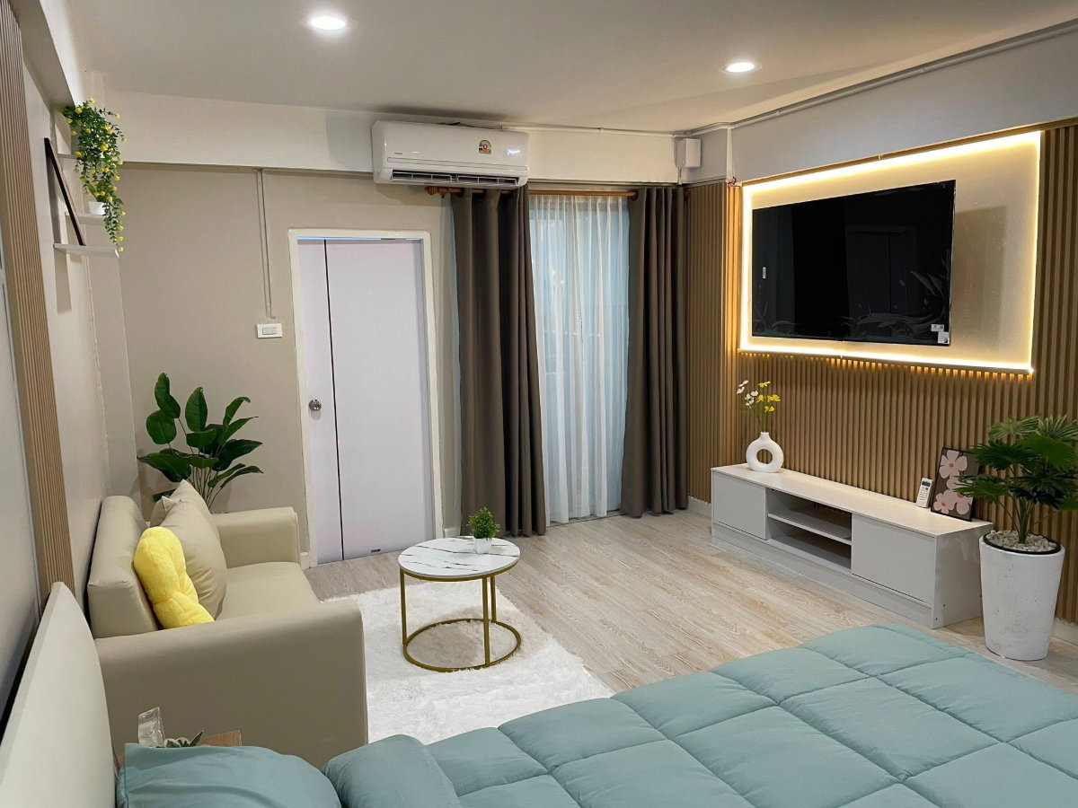 รูป ขายด่วน! คอนโด Pet-friendly ราคาถูกที่สุดในโครงการ Fifty Park Condo Sukhumvit 50 (ฟิฟตี้ ปาร์ค คอนโด สุขุมวิท 50) ทำเลดีเดินทางสะดวก ใกล้ BTS อ่อนนุช - รูปที่ 1/7