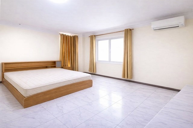 รูป คฤหาสน์ใหญ่มาก ให้เช่า 5นอน 6แอร์ 7-Elevenสุวินทวงศ์ 44 450 ม. รักสัตว์ ตลาดหนองจอก 1.2 กม. 5น้ำ 100ตรว. จอดรถ4คัน โลตัส2.3 กม.บิ๊กซี - รูปที่ 6/8