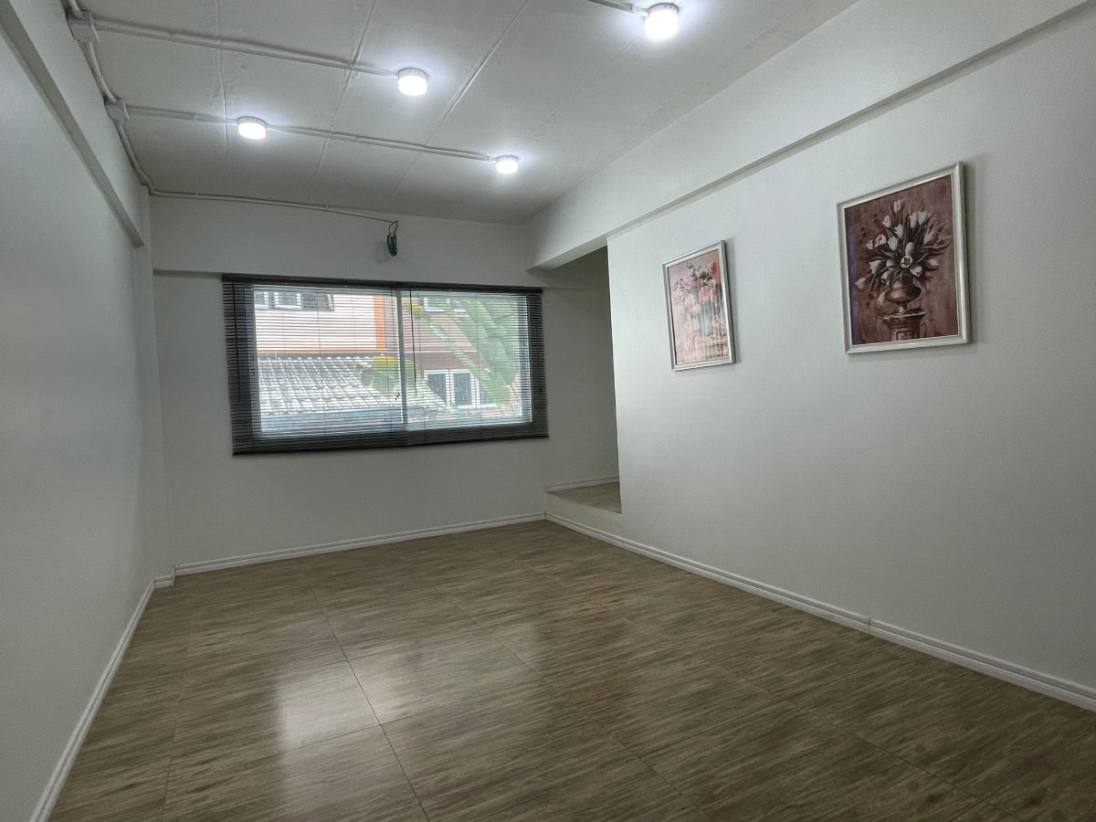 รูป ขายโฮมออฟฟิศ ลำลูกกา คลอง 2 | 2 คูหา 3 ชั้น เชื่อมทะลุกัน แต่งครบพร้อมเข้าใช้งาน เหมาะสำหรับออฟฟิศ  - รูปที่ 7/23