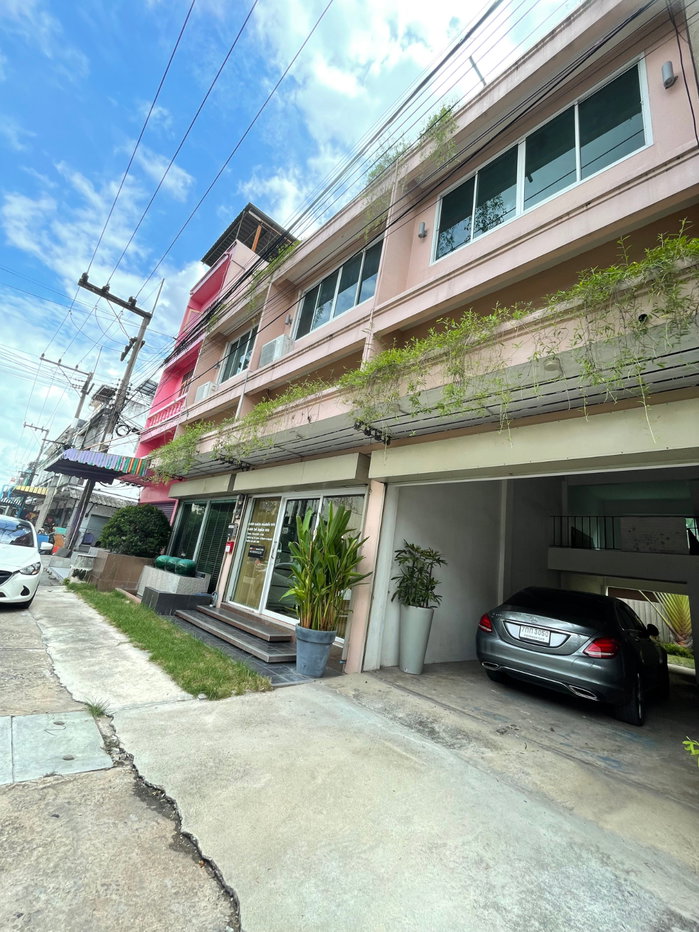 รูป ขายโฮมออฟฟิศ 3 ชั้น ลำลูกกา คลอง 2 แต่งครบพร้อมเข้าใช้งาน เหมาะสำหรับออฟฟิศ ห้องนอนชั้น 3 มีดาดฟ้า - รูปที่ 15/15