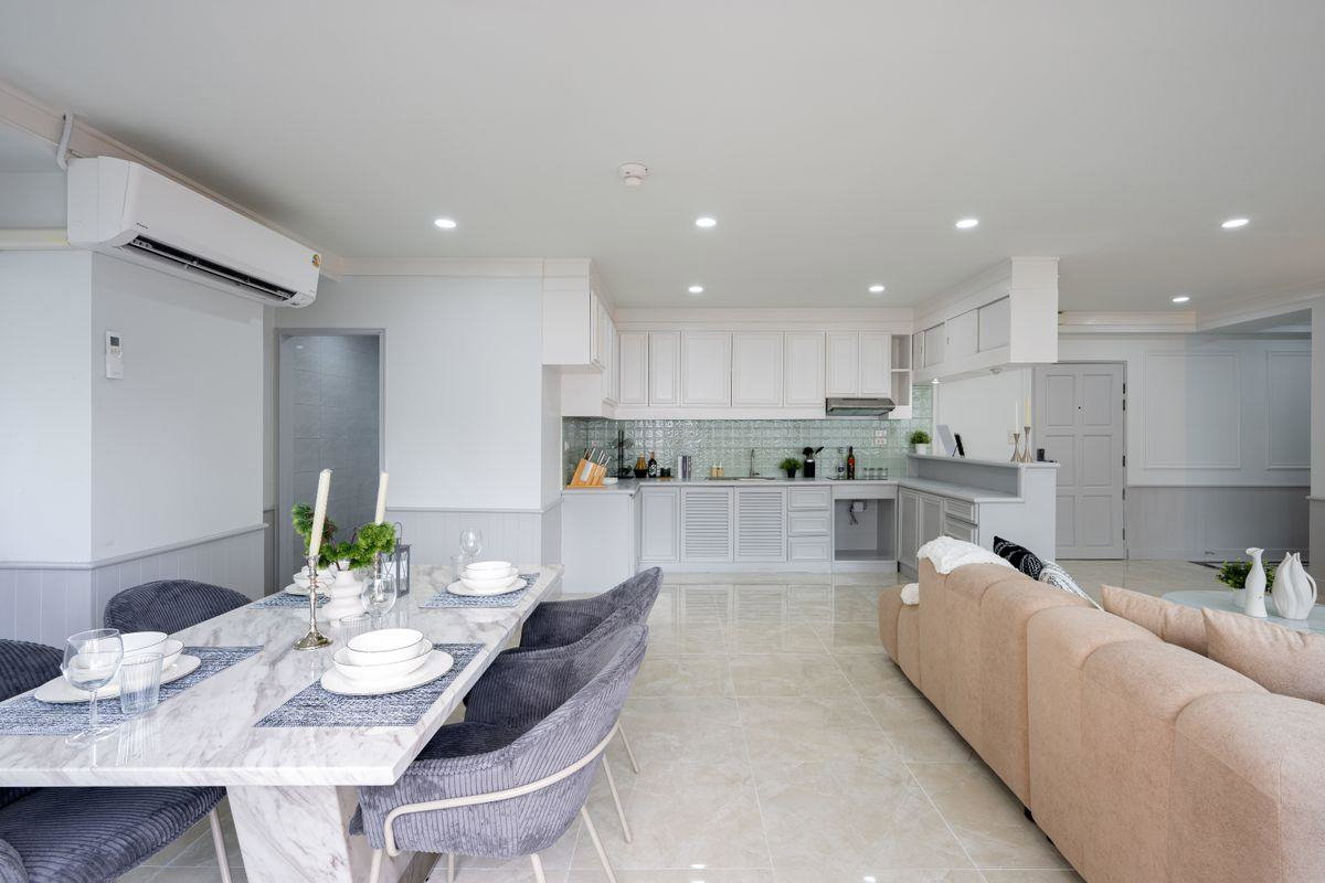 รูป ลดราคาพิเศษมาก ขายคอนโดรีโนเวทใหม่ 117 ตรม.ใกล้ BTS นานา 260 ม. “THE QUARTZ at Sukhumvit 6 (Saranjai Mansion)” เขตคลองเตย กรุงเทพ - รูปที่ 2/11