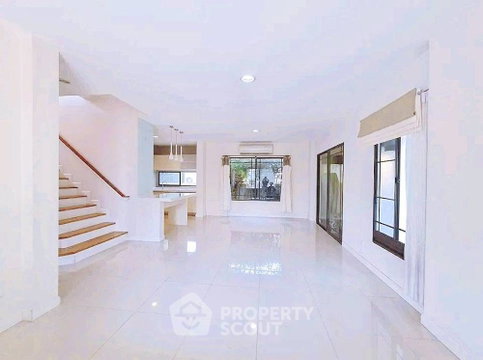 บ้าน 4-ห้องนอน ที่ มัณฑนา เลค วัชรพล ใน ออเงิน (ID 1183828)