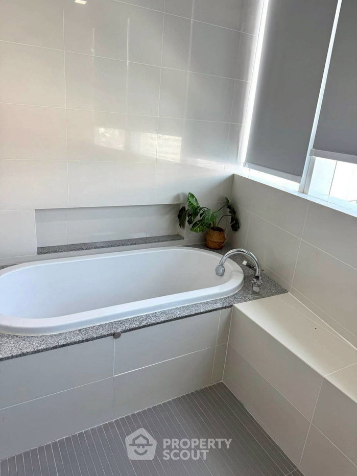 รูป คอนโด 3-ห้องนอน ที่ มิลเลนเนียม เรสซิเด้นส์ แอท สุขุมวิท คอนโดมิเนียม ใกล้ BTS อโศก (ID 2805134) - รูปที่ 11/12