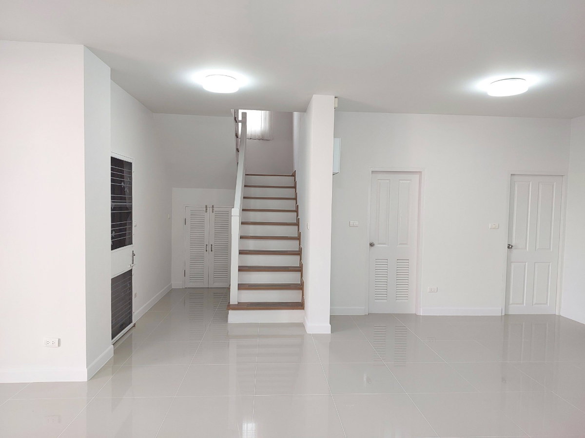 รูป ขาย บ้านเดี่ยว 2 ชั้น หลังริม Alisha Suksawat-Pracha Uthit (หมู่บ้านอลิชา สุขสวัสดิ์-ประชาอุทิศ) ต่อเติมครบ พร้อมหิ้วกระเป๋าเข้าอยู่! - รูปที่ 8/27