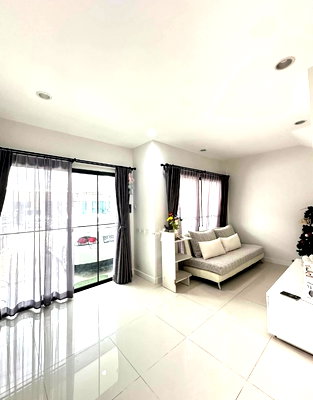 เช่าทาวน์โฮม ถนนลำลูกกา : ✨ บ้านสวย ฟังก์ชันครบ เหมาะกับอยู่อาศัยจริง เดินทางสะดวก ✨