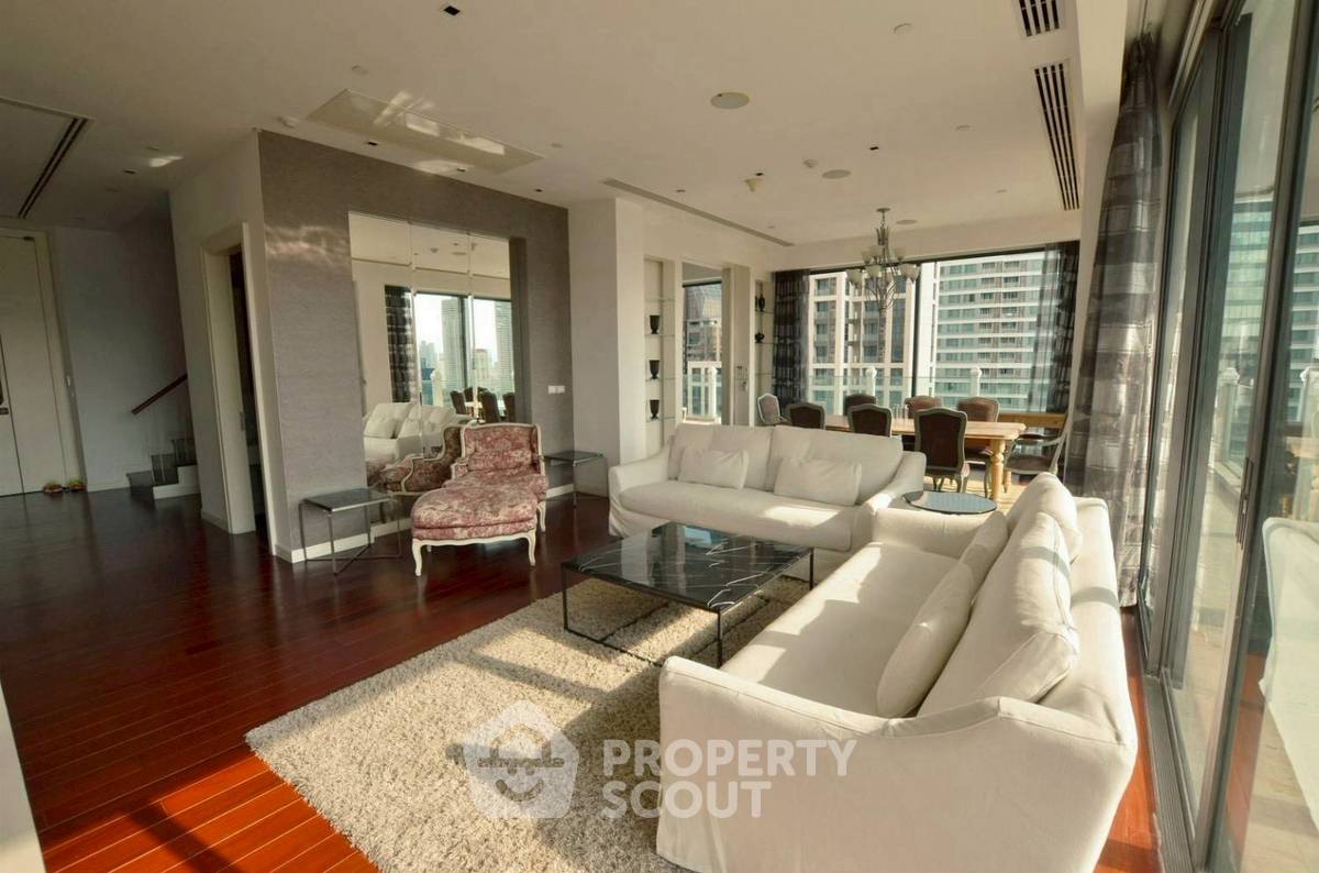 picture 3-BR Condo at Le Raffine Jambu Dvipa Sukhumvit 39 Condominium near BTS Phrom Phong (ID 2803159) - 3/11