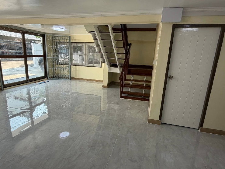 picture Renting a newly renovated single house | Soi Wachirathammasatit 57  - 5/7