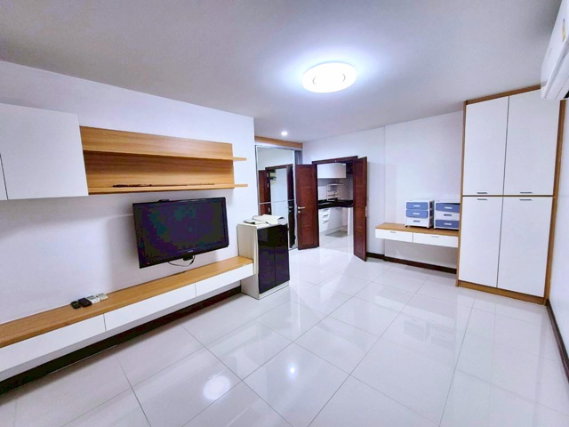 รูป ใกล้ BTSอารีย์ 750ม.จอดรถ 4-6คัน 3-4นอน 4น้ำ และ กระทรวงการคลัง 400 ม. 50ตร.ว. 300ตร.ม. โรงพยาบาลพญาไท2 1.5กม. โฮมออฟฟิศ 3 ชั้น - รูปที่ 4/8