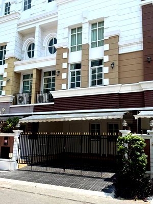 เช่าทาวน์โฮม BTS ปุณณวิถี : ทาวน์โฮมให้เช่า พลัส ซิตี้ พาร์ค สุขุมวิท 101/1 (SPSEVE1830)