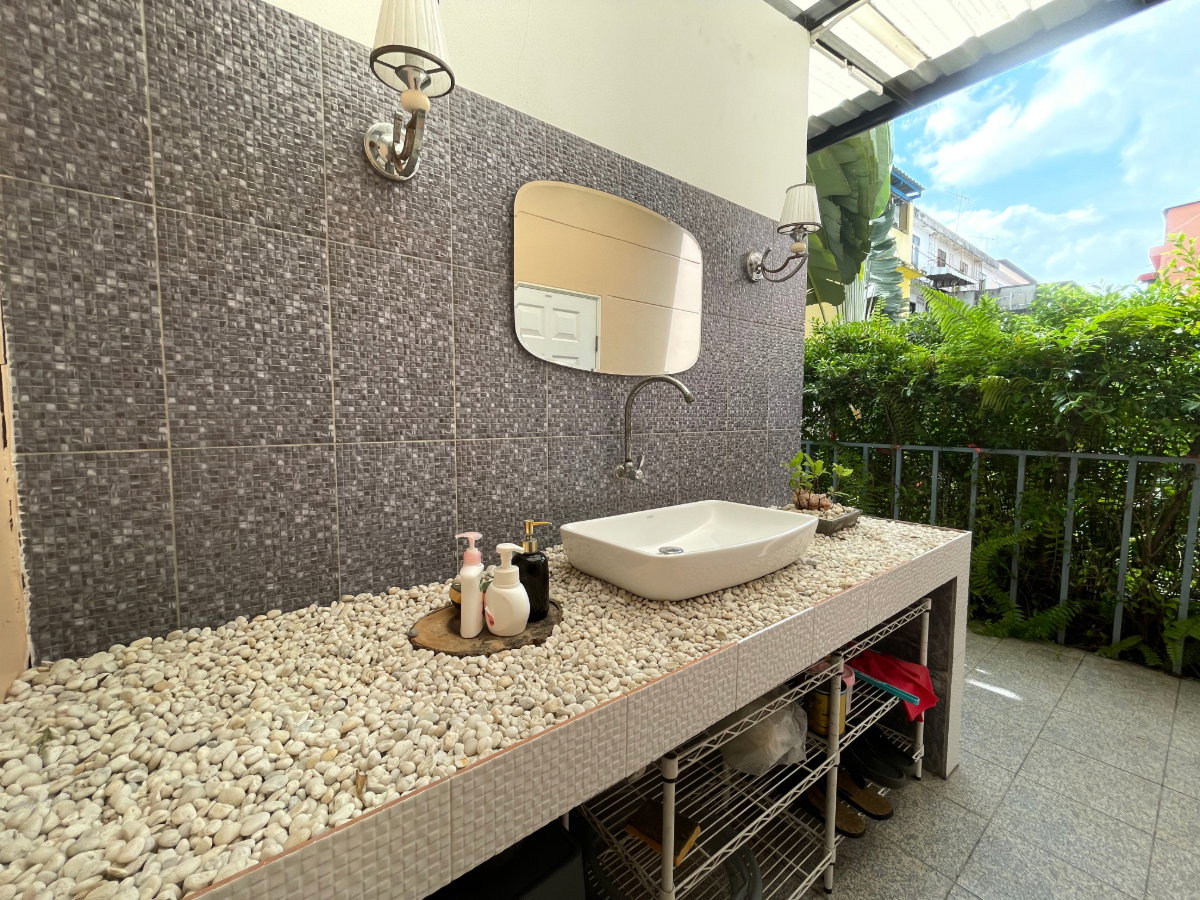 รูป ขายโฮมออฟฟิศ ลำลูกกา คลอง 2 | 2 คูหา 3 ชั้น เชื่อมทะลุกัน แต่งครบพร้อมเข้าใช้งาน เหมาะสำหรับออฟฟิศ  - รูปที่ 22/23