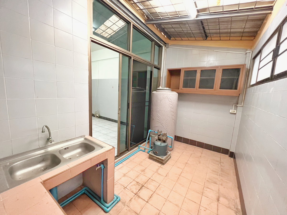 รูป vาย - ให้เช่า อาคารพาณิชย์ 5 ชั้น พื้นที่เยอะ ติด Airport Link รามคำแหง - รูปที่ 4/11