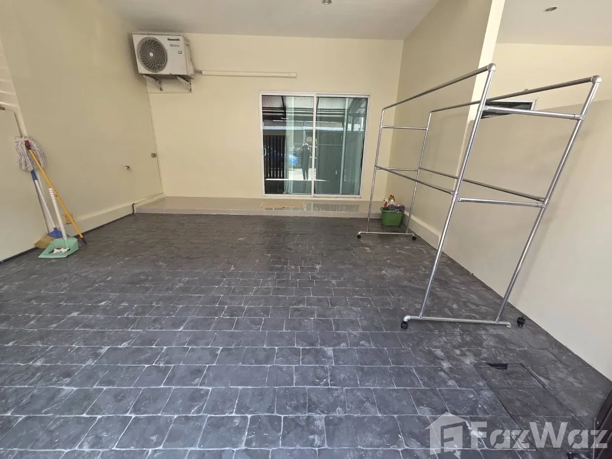 picture Villete city 6188839 - 2/24