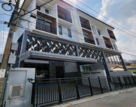 ให้เช่าทาวน์โฮม / โฮมออฟฟิศ 3.5 ชั้น ซอยลาดพร้าววังหิน / ใกล้ รพ.เปาโล โชคชัย 4 / เฟอร์นิเจอร์ครบ / อยู่อาศัย หรือ Home Office จดบริษัทได้ 