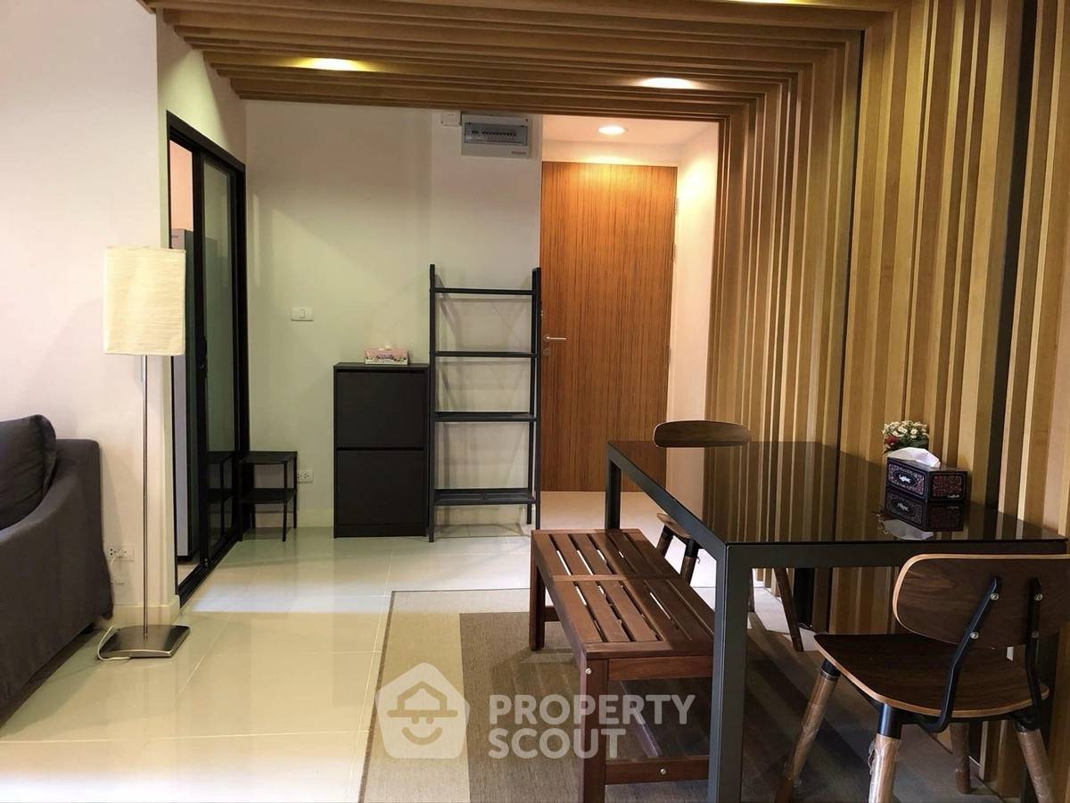 รูป คอนโด 2-ห้องนอน ที่ ซีนิธ เพลส สุขุมวิท 42 คอนโดมิเนียม ใกล้ BTS เอกมัย (ID 2461255) - รูปที่ 3/10