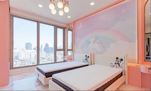 Selling Rhythm Charoenkrung Pavilion. Beautiful, luxurious condo in a prime location near BTS Saphan Taksin. Interested? Add me on Line: @841qqlnr
