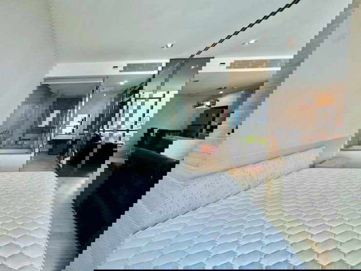 รูป 🔥ขายพร้อมผู้เช่าราคา 7.5 ล้านบาท🔥เดอะ รูม สุขุมวิท 21 (1 ห้องนอน 1 ห้องน้ำ) ขนาด 51.35 ตรม.✨ราคาดีมาก📢 Line ID : @sanhaproperty📲095-6922871  - รูปที่ 7/20