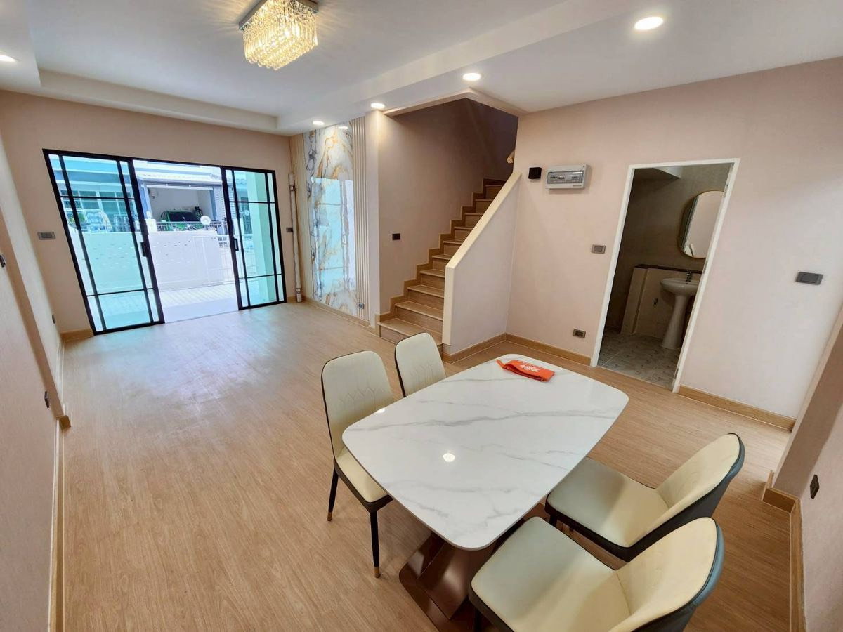 รูป บ้านสวยพร้อมเข้าอยู่! The Villa ท่าอิฐ ซอย 13 ต่อเติมครัว+แอร์+ม่านครบ จบที่ 2.45 ลบ. รวมทุกค่าใช้จ่าย! - รูปที่ 5/21