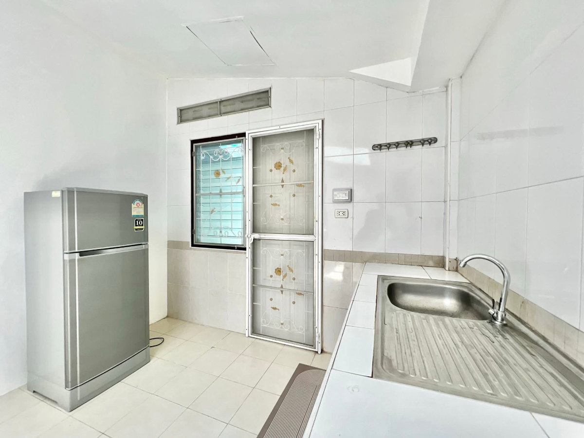 รูป 🔥 บ้านเช่าพัทยา ราคาดี พร้อมเข้าอยู่! 🏡 โชคชัย วิลเลจ 7 เขาน้อย - รูปที่ 9/16