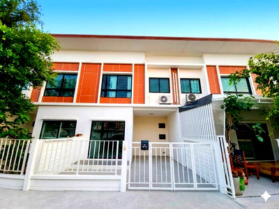 ทาวน์โฮม ปทุมธานี : ขายด่วน! ทาวน์โฮมฟังก์ชันบ้านเดี่ยว J Town Exclusive รังสิต-คลองหนึ่ง 4 นอน 2 น้ำ สวย พร้อมอยู่ ทำเลดี