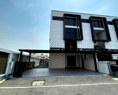 เช่าโฮมออฟฟิศ รามอินทรา 62 : ให้เช่าทาวน์โฮม / Home Office 4 ชั้น โครงการ เดอะ ฮาร์โมนี รามอินทรา 62 The Harmony ใกล้แฟชั่นไอส์แลนด์  อยู่อาศัย หรือ Home Office จดบริษัทได้