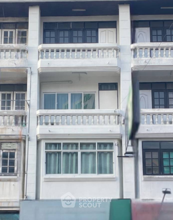 รูป ทาวน์เฮ้าส์ 2-ห้องนอน ใกล้ แหลมฉบัง (ID 2773206) - รูปที่ 3/3