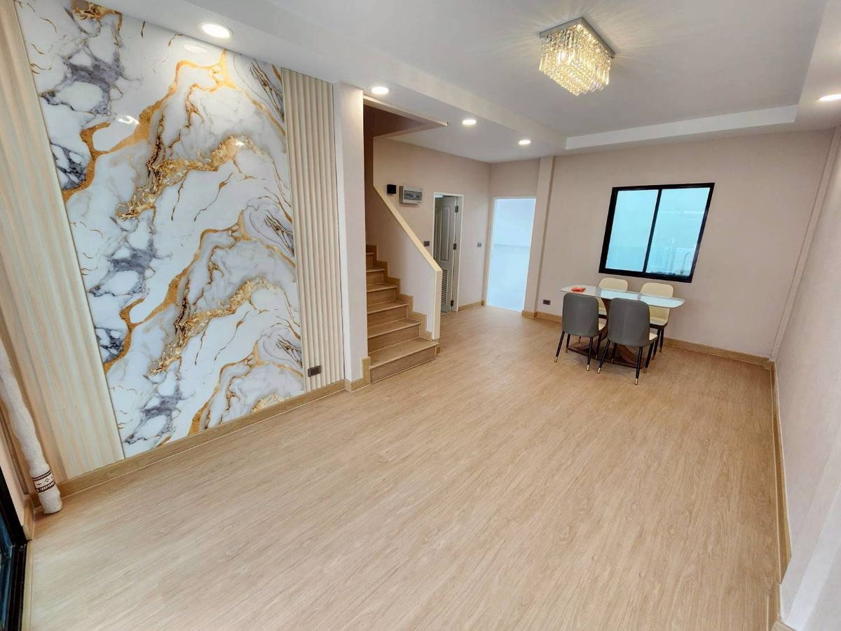 รูป บ้านสวยพร้อมเข้าอยู่! The Villa ท่าอิฐ ซอย 13 ต่อเติมครัว+แอร์+ม่านครบ จบที่ 2.45 ลบ. รวมทุกค่าใช้จ่าย! - รูปที่ 3/21