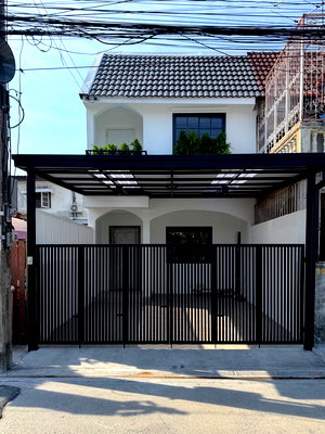 ทาวน์โฮม วิทยาลัยพณิชยการบางนา : ทาวน์โฮมหลังริม 2 ชั้น รีโนเวทใหม่หมด วชิรธรรมสาธิต สุขุมวิท101/1_BL185