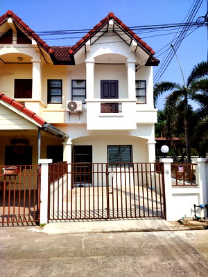 เช่าทาวน์โฮม รร.วัดคุ้งนารี : บ้านเช่า ใกล้ ม.นเรศวร renovate ใหม่