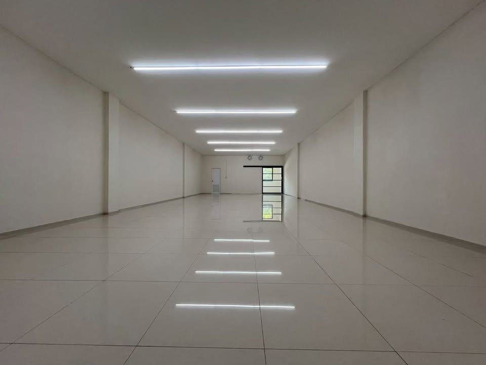 รูป ให้เช่า โฮมออฟฟิศ พร้อมลิฟท์ขนของ ทำเลอุดมสุข สุขุมวิท 103 - รูปที่ 3/16