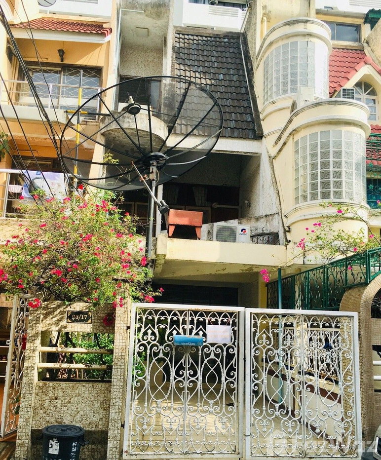 รูป ทาวน์เฮ้าส์ให้เช่า 3 ห้องนอน ใน คลองเตย, กรุงเทพมหานคร 225744 - รูปที่ 1/12