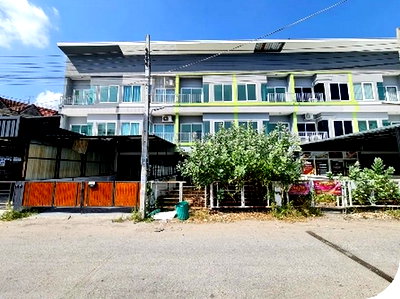 Townhouses for sale Thanon Thep Rak : FOR SALE  TOWNHOUSE PROPERTY  2569000 BAHT.