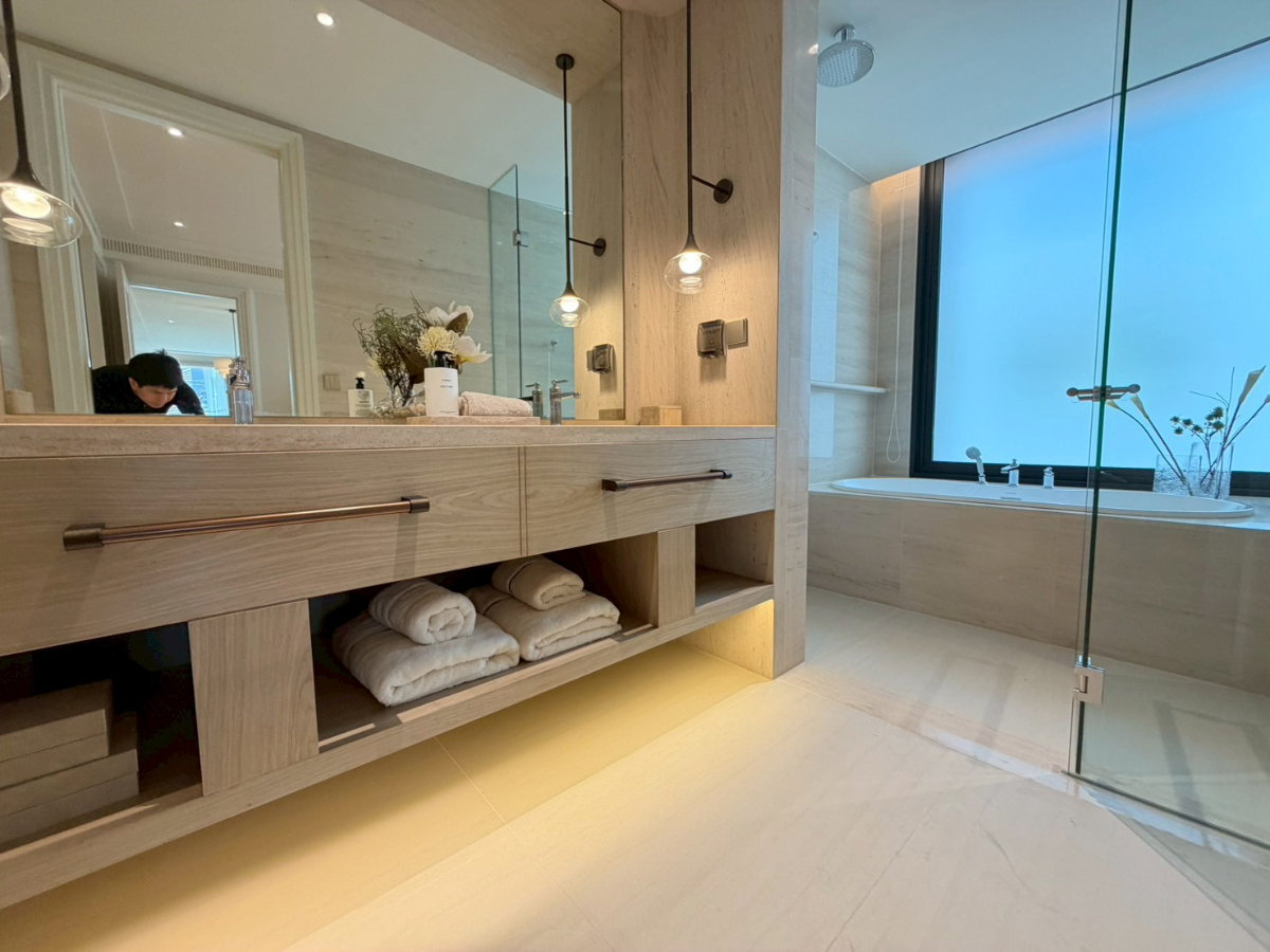 รูป InterContinental Residences Bangkok Asoke  4 Bedrooms 4 Bathrooms 453 sq.m. 218 MB. - รูปที่ 8/17