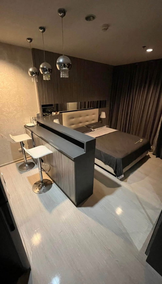 รูป S18 ให้เช่าคอนโด Rhythm Asoke 1 (ริธึม อโศก 1)พร้อมเข้าอยู่ ฟรี ไวไฟ ฟรีทำความสะอาดรายเดือนตลอดสัญญาเช่า เครื่องใช้ไฟฟ้าและเฟอร์นิเจอร์ครบ - รูปที่ 3/8