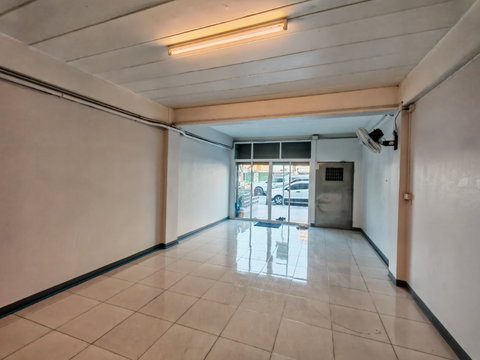 ติดถนนใหญ่ วิวสะพานพระราม3 เอเชียทีค เช่าตึกแถว เจริญนคร 62 ใกล้สี่แยกบุคคโล