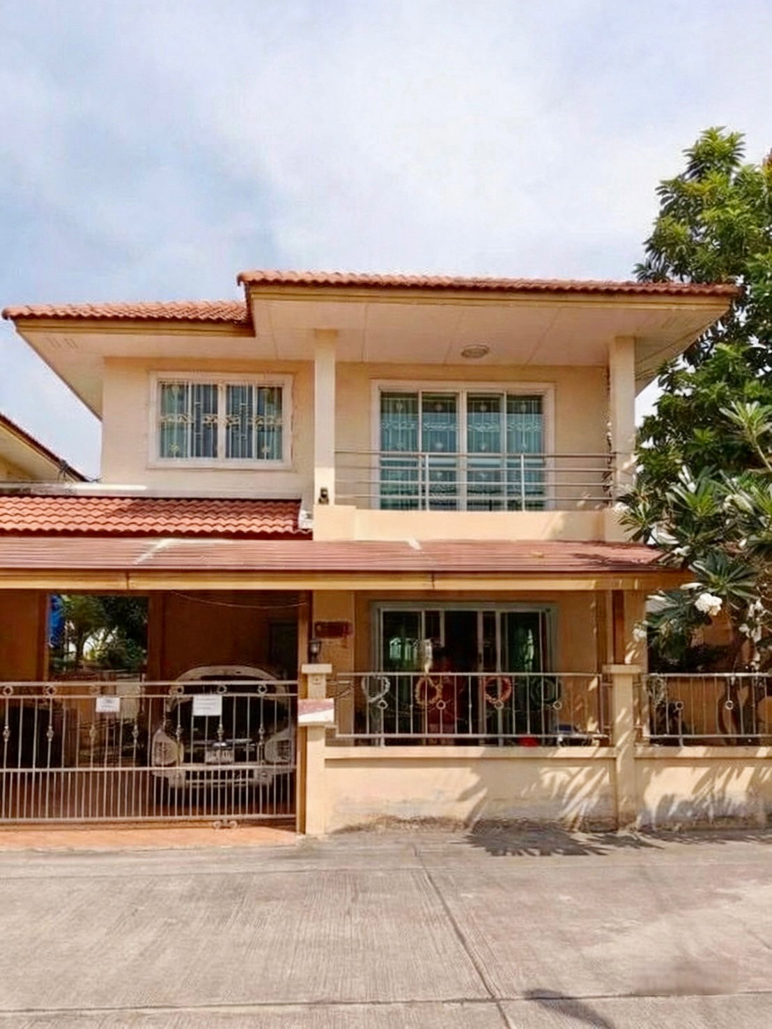 ขายบ้านเดี่ยว 2 ชั้น หมู่บ้านสุริยาเพอร์เฟค บางนา–ตราด บ้านเดี่ยวราคาคุ้ม พื้นที่กว้าง ใกล้เมกาบางนา เซ็นทรัลบางนา และรถไฟฟ้าสายสีเหลือง