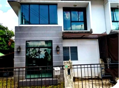 Townhouses for sale Bang Chan Industrial Estate : FOR SALE  TOWNHOUSE PROPERTY  3084000 BAHT.