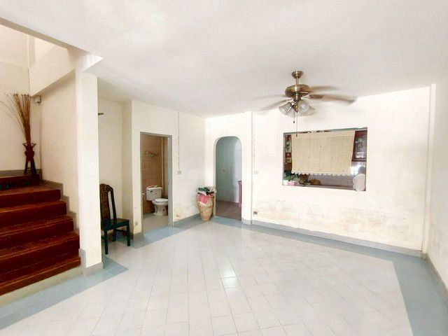 รูป ขายด่วน ราคานี้หายากลดสุดๆ เจ้าของไม่เคยอยู่ ทาวน์เฮ้าส์ พร้อมอยู่ ทำเลดีมาก ที่ หมู่บ้านวรางกูล รังสิตคลอง 3 ห้องครัวบิ้วอินพร้อมใช้งาน - รูปที่ 7/32