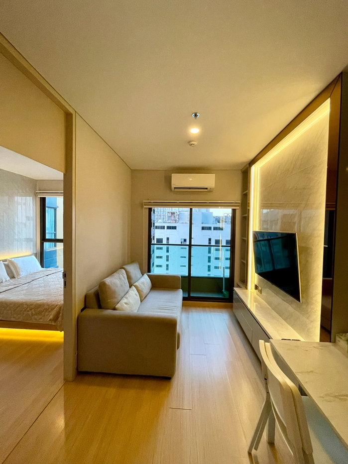 picture 1 Bedroom unit with pool view for rent - 5/10