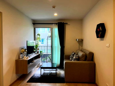 Condos for rent Chatuchak : 💚 🚝 Near BTS Senanikom, corner unit, pool view, quiet and very livable 🌿