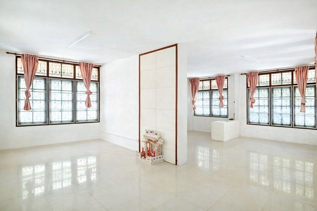 รูป จอดรถ 4-6 คัน ประชาราษฎร์บำเพ็ญ 20-28 สนง.เขตห้วยขวาง 80ตร.ว. 270ตร.ม..ใกล้ MRT ห้วยขวาง 1กม. บ้านเดี่ยว 2 ชั้น 3-4นอน ตลาดห้วยขวาง 300 ม. - รูปที่ 2/8