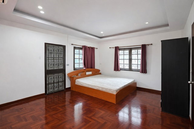 รูป บิ๊กซีวัชรพล 600 ม. 36 ตร.ว.ซอยวัชรพล1-5 เทพรักษ์ แอร์3 บ้านเดี่ยว 3นอน 3 ห้องน้ำ โลตัสวัชรพล 800 ม. - รูปที่ 3/8