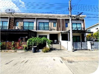 Townhouses for sale Thanon Thep Rak : FOR SALE  TOWNHOUSE PROPERTY  2192000 BAHT.