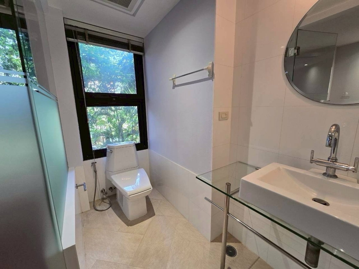 รูป Supreme Residence (สุพรีม เรสซิเด้นซ์)   พื้นที่ใช้สอยกว่า 400 ตร.ม. 3 ห้องนอน 3 ห้องน้ำ  - รูปที่ 33/45