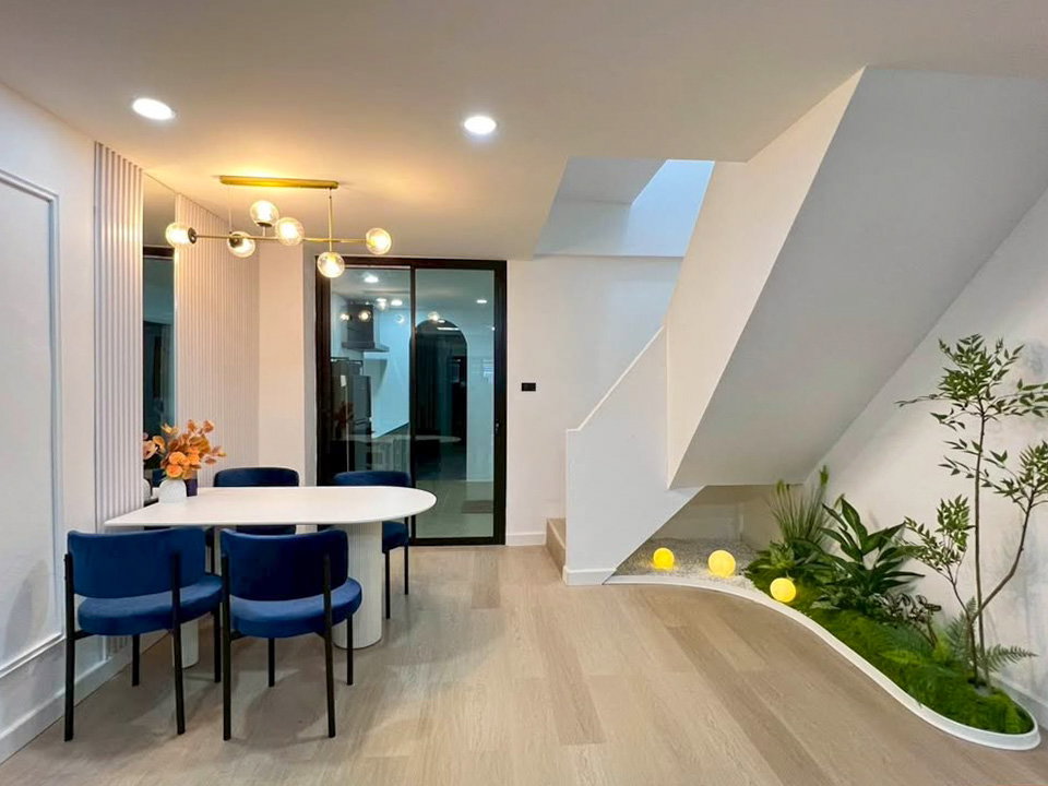 รูป บ้านเช่าทาวน์โฮม ต.ฟ้าฮ่าม ใกล้ห้างเซ็นทรัลเชียงใหม่ (EN below) ทาวน์โฮมทำเลดี ใกล้เมือง เดินทางสะดวก เหมาะสำหรับอยู่อาศัยและทำงานในตัวเมืองเชียงใหม่ - รูปที่ 7/12