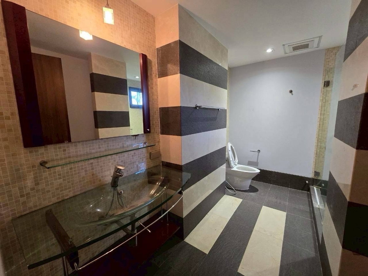 รูป Supreme Residence (สุพรีม เรสซิเด้นซ์)   พื้นที่ใช้สอยกว่า 400 ตร.ม. 3 ห้องนอน 3 ห้องน้ำ  - รูปที่ 18/45