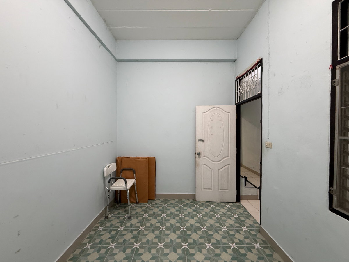 รูป เช่าด่วน ทาวน์โฮม 2 ชั้น ใกล้สนามบินดอนเมือง 3 นอน 2 น้ำ แอร์ 3 ตัว เคลีร์บ้านพร้อมย้ายเข้าอยู่ - รูปที่ 12/24