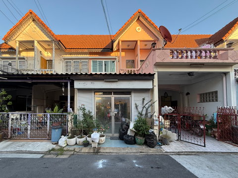 เช่าด่วน ทาวน์โฮม 2 ชั้น ใกล้สนามบินดอนเมือง 3 นอน 2 น้ำ แอร์ 3 ตัว เคลีร์บ้านพร้อมย้ายเข้าอยู่