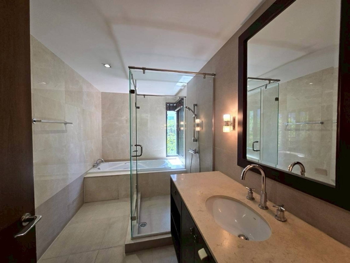 รูป Supreme Residence (สุพรีม เรสซิเด้นซ์)   พื้นที่ใช้สอยกว่า 400 ตร.ม. 3 ห้องนอน 3 ห้องน้ำ  - รูปที่ 23/45