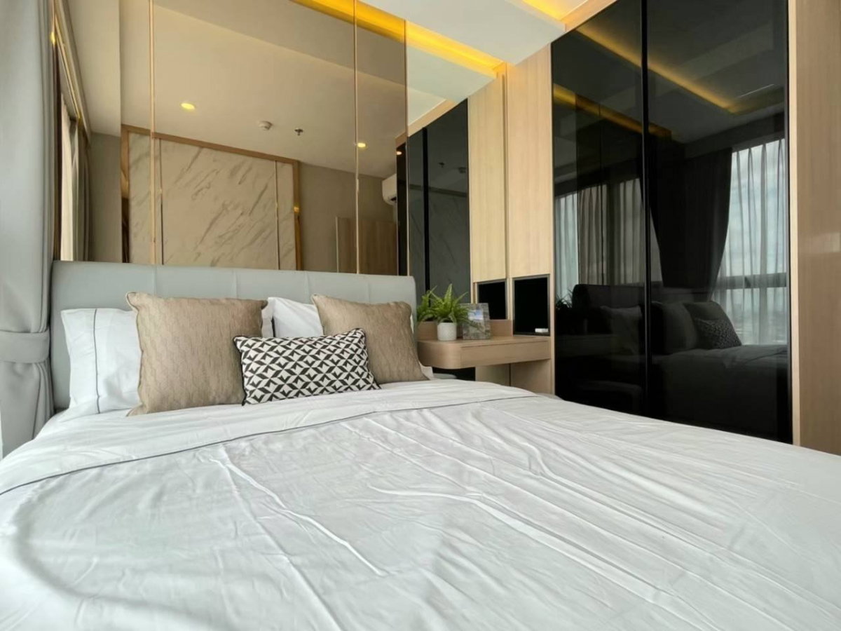 รูป Knightsbridge Prime Sathorn【𝐒𝐄𝐋𝐋 & 𝐑𝐄𝐍𝐓】🔥ดีไซน์หรูเข้ม เฟอร์พรีเมียม บิ้วอินเนี้ยบ พร้อมส่วนกลางระดับบน🔥 ติดต่อไลน์ไอดี: @hacondo - รูปที่ 1/10