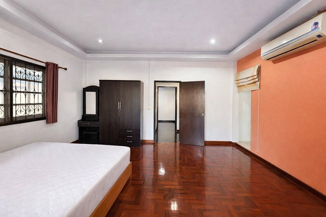 รูป ใกล้บิ๊กซีวัชรพล 600 ม. โลตัสวัชรพล 800 ม. พื้นที่ 36 ตร.ว. พื้นที่ใช้สอย 184 ตร.ม. ห้าแยกวัชรพล บ้านเดี่ยว 3 ห้องนอน 3 ห้องน้ำ - รูปที่ 3/8